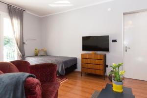 TV/Unterhaltungsangebot in der Unterkunft Ferienwohnung für 3 Personen  1 Kind ca 60 m in Njivice, Kvarner Bucht Krk