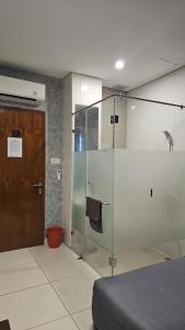 Phòng tắm tại Casa Kota Residence