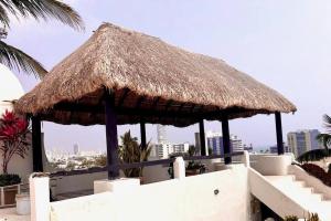Fotografija u galeriji objekta Moderna casa de 3 dormitorios con cama King size y vistas al horizonte de la piscina u gradu Verakruz