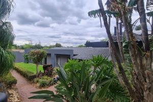 Gallery image of Expansive 5-bedroom house in Hartbeespoort