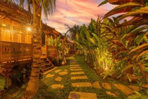Vrt pred nastanitvijo Abian Ubud View