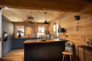 Kuchyň nebo kuchyňský kout v ubytování Schwarzwald Chalet -Wilde Rench-