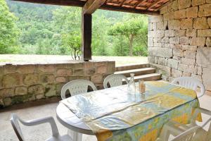 Půdorys ubytování Charming stone house with shared pool, Chambonas