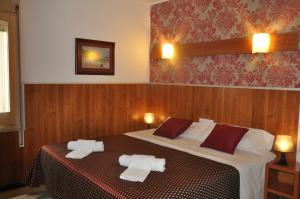 Imagen de la galería de Hostal - Pensión El Amigo, en Lloret de Mar 63 fotos más