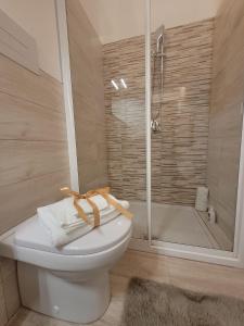 Kúpeľňa v ubytovaní JEY STUDIO_INDEPENDENT SEAFRONT APARTMENT + 13 fotografií