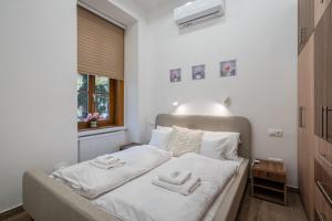 Gallery image of Andrassy Essence Apartment in Budapest