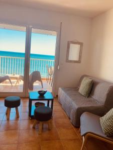 Część wypoczynkowa w obiekcie Punta di Mare, appartements comme sur un bateau
