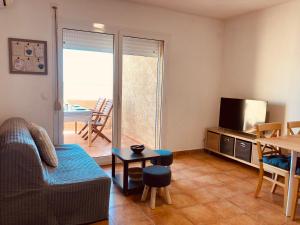 Część wypoczynkowa w obiekcie Punta di Mare, appartements comme sur un bateau