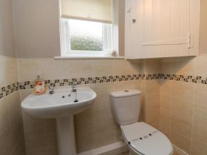 Phòng tắm tại Whitestacks +13 ảnh