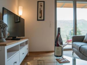 Μια τηλεόραση ή/και κέντρο ψυχαγωγίας στο Emerald - holiday home for