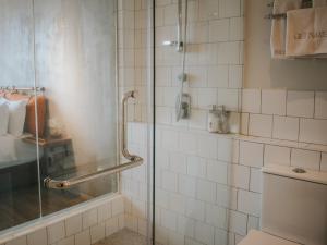 Koupelna v ubytování Hotel Mokozoyo + 20 fotografií
