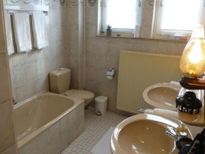 Ένα μπάνιο στο Lovely apartment in Bad Driburg