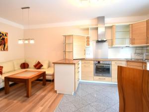 Ett kök eller pentry på Lovely flat in Deggendorf with luxurious furnishings with southern flair