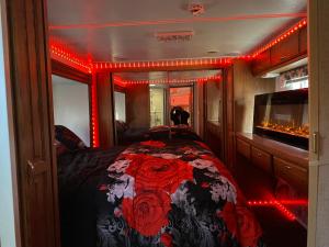 Gallery image of Romantic getaway in Decatur