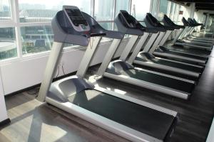 Fitness centrum a/nebo fitness zařízení v ubytování Olive Tree Hotel Penang