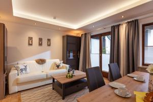 Χώρος καθιστικού στο Ferienhaus Wildbarren - Alpenmagie Suites