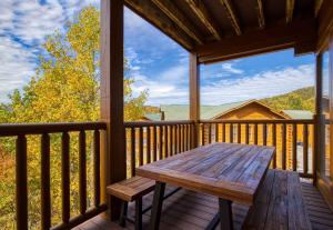 赛维尔维尔Awesome View, Pool, Hot Tub Game Room, Fireplace的相册照片