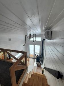 Μια τηλεόραση ή/και κέντρο ψυχαγωγίας στο Tiny House Mila