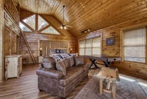 赛维尔维尔Awesome View, Pool, Hot Tub Game Room, Fireplace的相册照片
