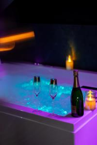 Nápoje v ubytování LoveRoom Le Côté Secret + 8 fotografií