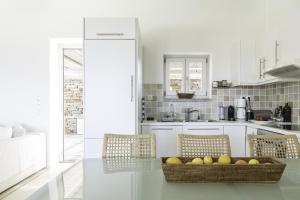Кухня или мини-кухня в Villa Sparta
