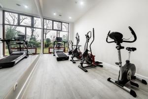 Fitness centrum a/nebo fitness zařízení v ubytování Rezydent Resort + 37 fotografií