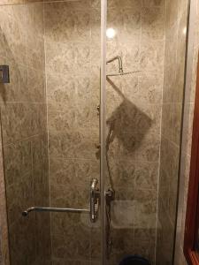 Ένα μπάνιο στο Madoza Apartment - Mowe