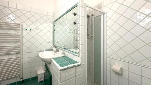 O baie la Int 8 - Suite Ginevra by Residence San Luca