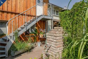 Ein Garten an der Unterkunft Ferienhaus Becker Ferienwohnung Brücke