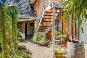 Ein Garten an der Unterkunft Ferienhaus Becker Ferienwohnung Brücke