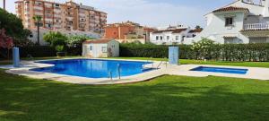 Bazén v ubytovaní Torrox Costa ZJ Apartment alebo v jeho blízkosti