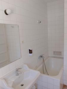 Koupelna v ubytování HOSTAL RESIDENCIA PRESIDENTE