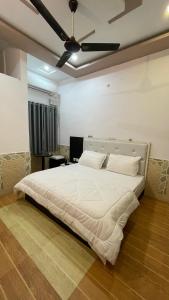 Кровать или кровати в номере Lazy staytion
