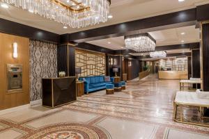 Martinique New York on Broadway, Curio Collection by Hilton的休息区
