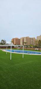 Bazén v ubytování Apartamento 2ª Línea-Oropesa del Mar nebo v jeho okolí