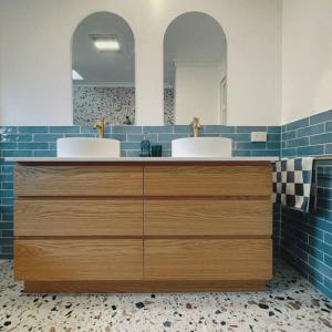 McIntyre homestead في Penshurst: حمام مغسلتين ومرايا