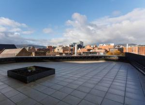 Gallery image of 3BR Flat with Terrace in Belfast City Center in Belfast