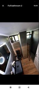 Ein Badezimmer in der Unterkunft Ionian Lefkada Sunset House flyMeRachi40m