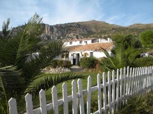 Foto dalla galleria di Cortijo Pulgarín Bajo ad Alfarnatejo