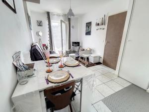 Reštaurácia alebo iné gastronomické zariadenie v ubytovaní Les Thermes d'Evian - Appartement de vacances