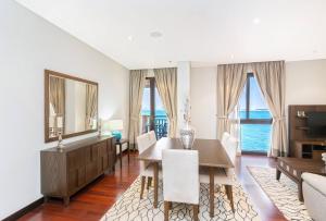 Gallery image of Anantara Flatprivate Beach! Burj & Sea View in Dubai