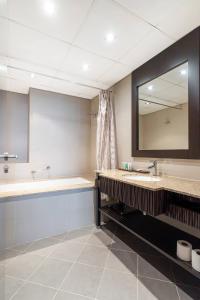 Gallery image of Anantara Flatprivate Beach! Burj & Sea View in Dubai