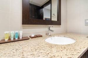 Gallery image of Anantara Flatprivate Beach! Burj & Sea View in Dubai