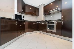 Gallery image of Anantara Flatprivate Beach! Burj & Sea View in Dubai