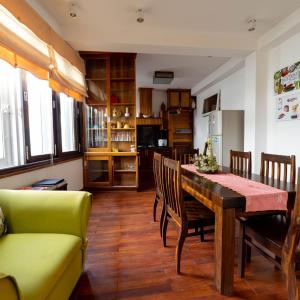 Η κουζίνα ή μικρή κουζίνα στο VILLA KIM GIA ĐÀ LẠT