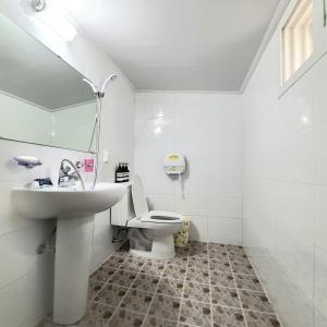 Koupelna v ubytování Hanok Raon + 37 fotografií
