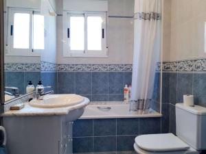 Łazienka w obiekcie Villa de 2 plantas
