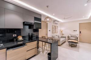 Kuchyň nebo kuchyňský kout v ubytování SKYLA Studios & Suites - Kondapur
