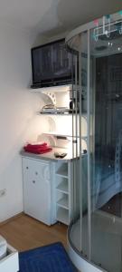 Fotografie z fotogalerie ubytování Topwohnung 45m2 oder weißes Zimmer 15 m2 - Nähe Grünberg v destinaci Gmunden