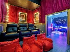 Ruang duduk di New Paradiso Grande Mansion Orlando Arcade-theater